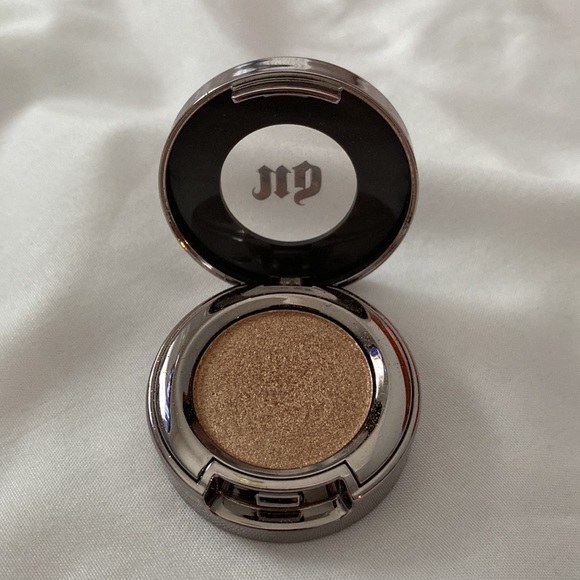 Urban decay Eyeshadow - Picture 2 of 3